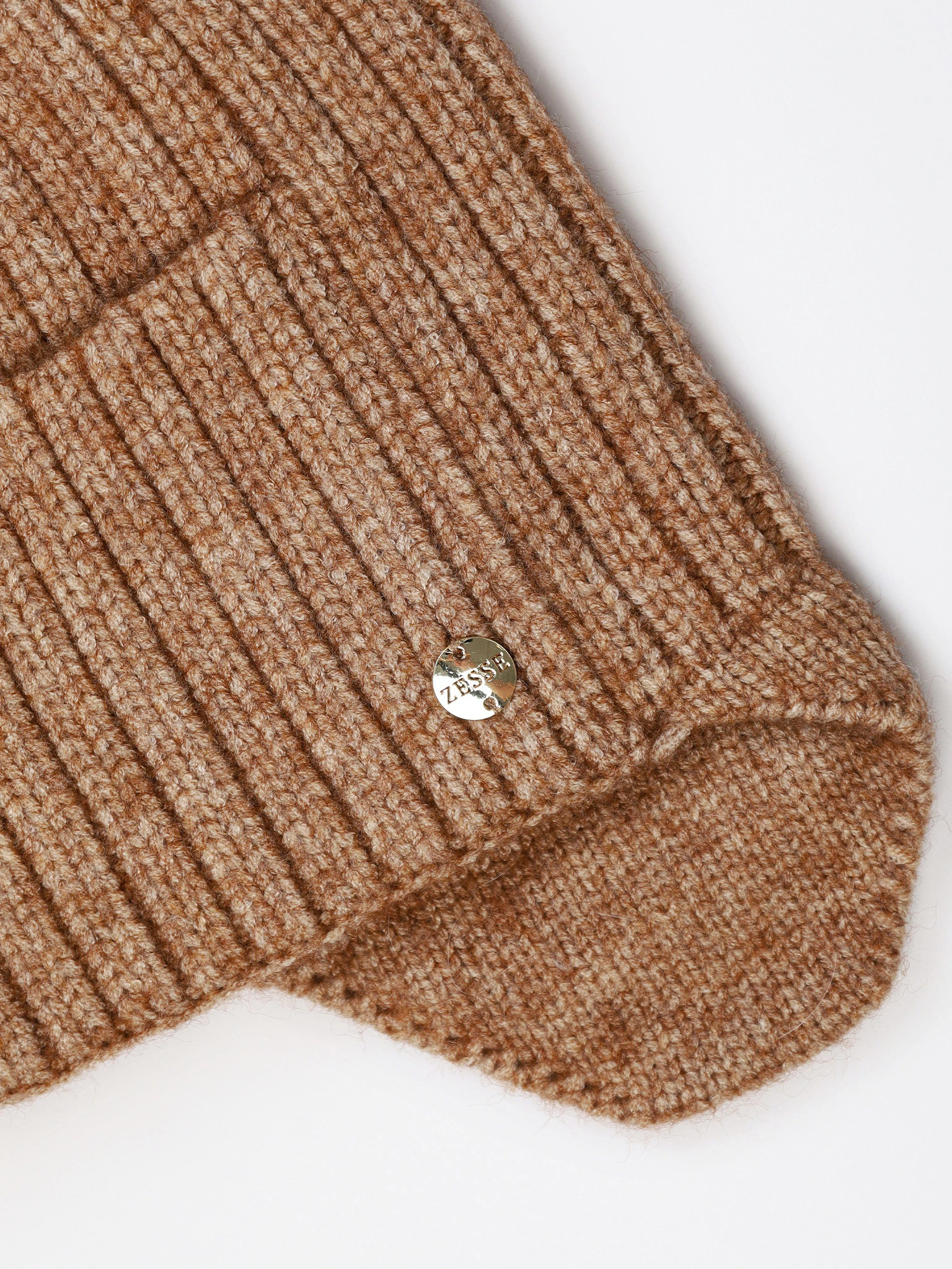 Шапка-ушанка из шерсти с акрилом с отворотом в ассортименте